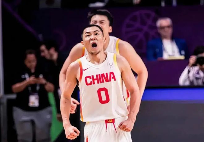 NBA夏联：马刺狂输7人上双老鹰27分 韩国李贤重4中0吞蛋