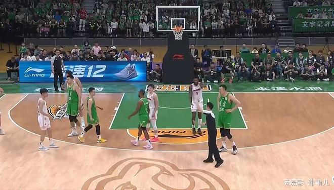 4年2400万美元!沙梅特续约尼克斯:总冠军射手成功留队