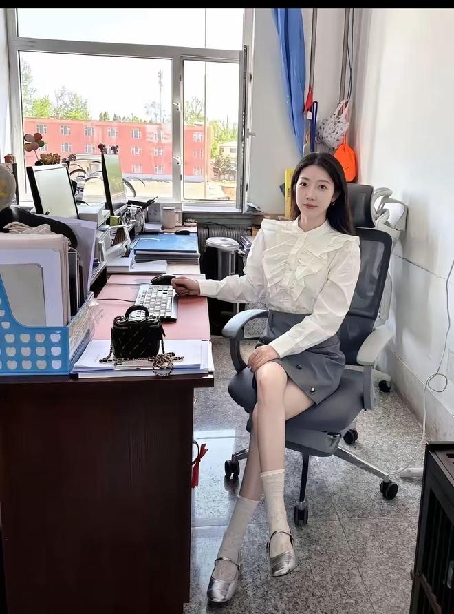 过分了!中国篮球出最新决定,CBA又被球迷笑话,完全没自由