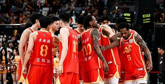 【现场】雄狮难奈雄鸡,姆巴佩引领“神奇四侠”冲锋