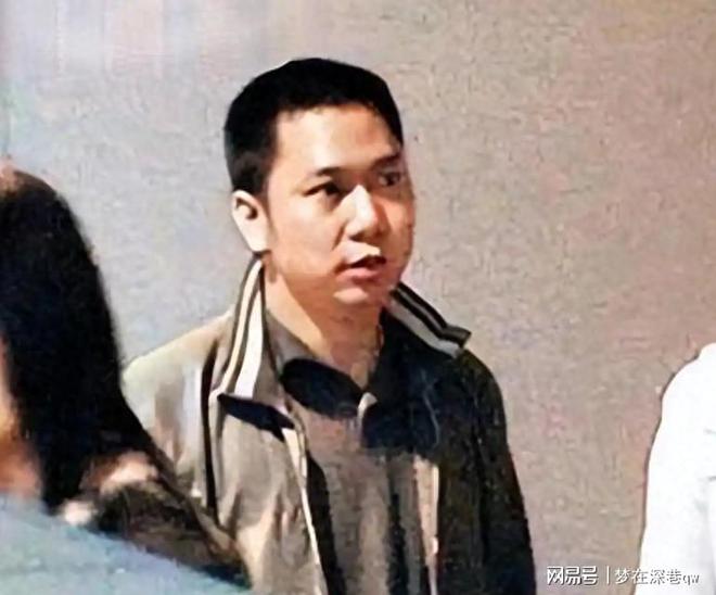 小区物业大撤退！收缴率跌到 16%，售价数百万住宅恐变贫民窟